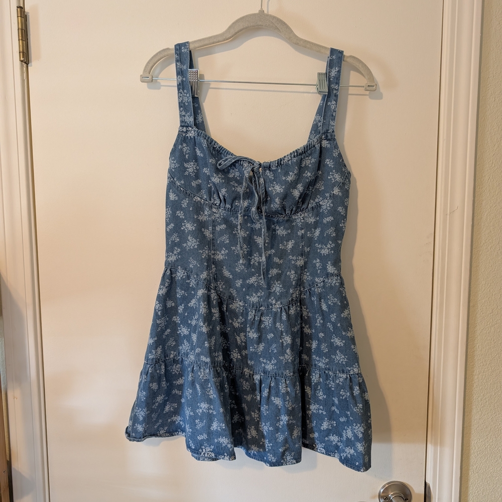 NWT. Chic Blue Sundress with White Floral Print